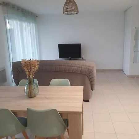 Appartement T2 Climatise Avec Terrasse Port-Saint-Louis-du-Rhône Esterno foto